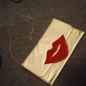 Beautiful Gold Crossbody/Clutch with red lips
